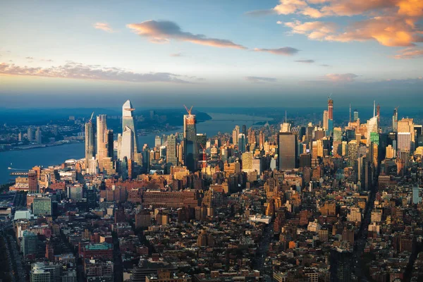 New Yorker Skyline Mit Urbanen Wolkenkratzern Bei Sonnenuntergang Nyc Usa — Stockfoto