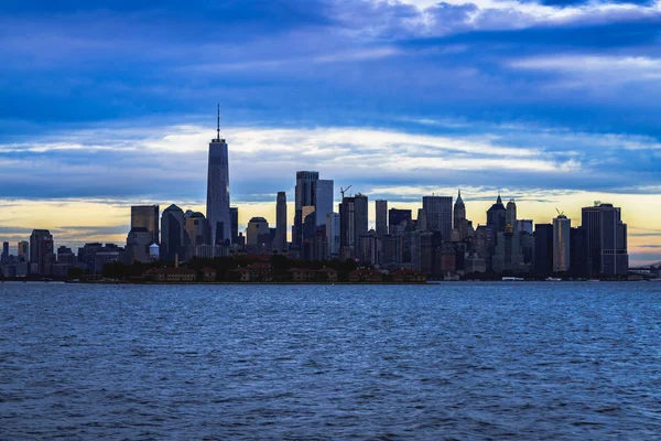 Nova Iorque cidade horizonte no crepúsculo — Fotografia de Stock