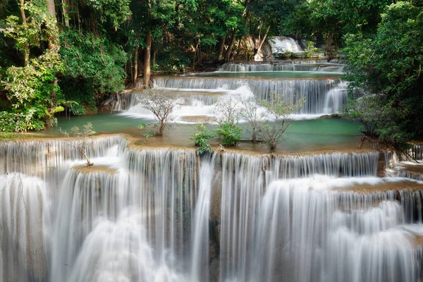 Водопад Huay Mae Kamin Thailand Канджанабури — стоковое фото