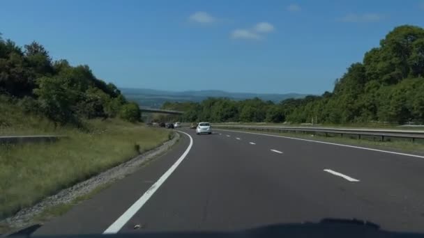 Araba Sürücüsü Veya Yolcu Açısından Güneşli Yaz Gününde North Wales — Stok video