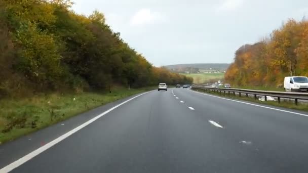 Frontscheibe Eines Autos Beim Autofahren Auf Der Autobahn Herbst Nordwales — Stockvideo