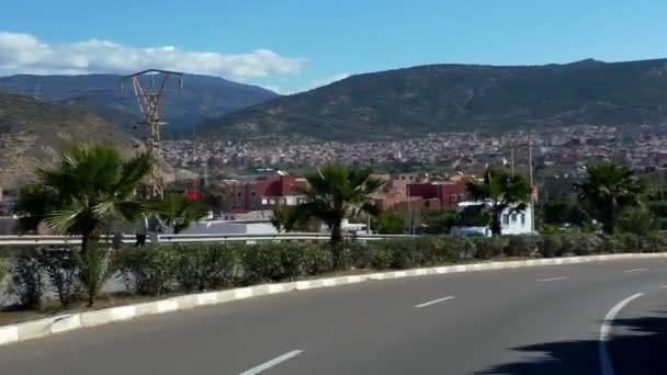 Vista Janela Frontal Carro Dirigindo Estrada Pitoresca Morroco Vindo Para — Vídeo de Stock