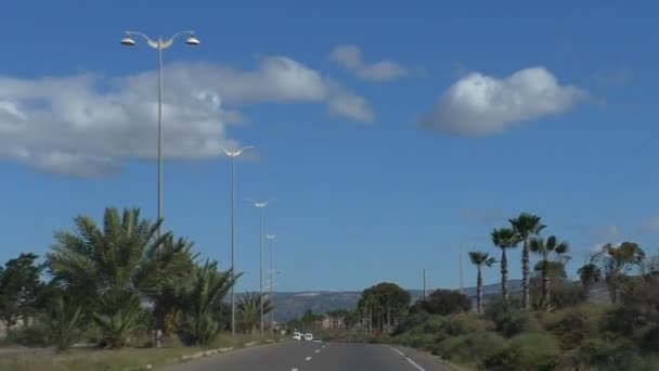 Conducción Carretera Escénica Marruecos Vista Del Parabrisas Cámara Mano — Vídeo de stock