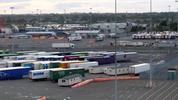 Dublin Irland August 2019 Panoramautsikt Över Påhängsvagnar Och Lastbilar Dublins — Stockvideo