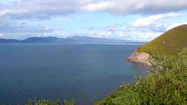 Vysokoúhlý Panoramatický Výhled Severoatlantický Oceánský Záliv Mezi Irskými Poloostrovy Iveragh — Stock video
