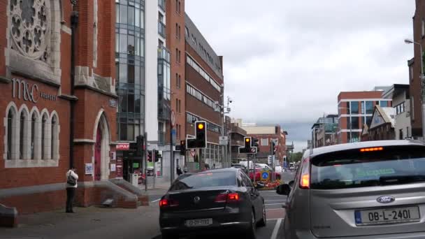 Limerick Irland August 2019 Bil Pov Synvinkel Väntan Trafikljusen Henry — Stockvideo