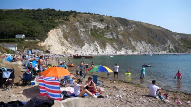 West Lulworth Dorset England August 2020 People Enjoying Hot Summer — Stock Video