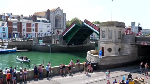 Weymouth England Vereinigtes Königreich August 2020 Hebebrücke Oder Zugbrücke Weymouth — Stockvideo