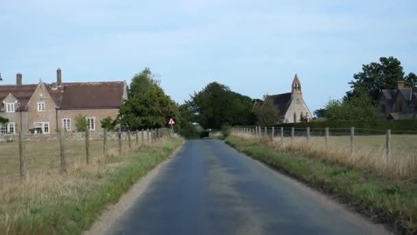 车前乘客看到的驾驶乡间道路 接近英国多塞特郡的小Tincleton村 — 图库视频影像