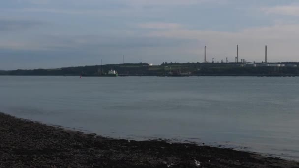 Plano Panorámico Mostrando Dos Lados Bahía Milford Haven Atardecer Lado — Vídeos de Stock