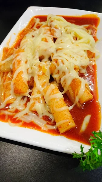 Kore Gıda, Sıcak ve baharatlı pirinç kek / Peynir ile Tteokbokki