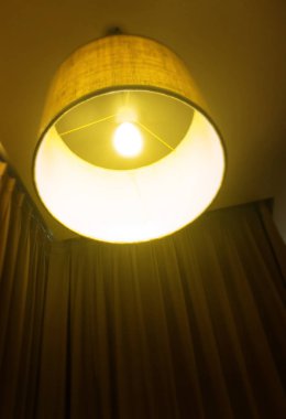 Kumaş lamba gölge tasarımlar asılı alttan görünüm