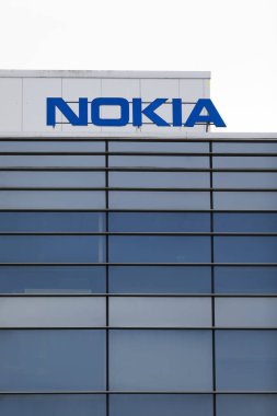 Nokia marka adı üstünde bir ofis binası