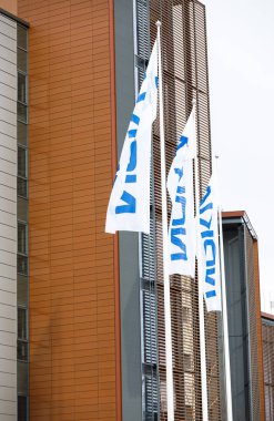 Nokia bayrakları dalga rüzgarda