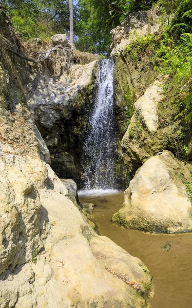 Vattenfall i slutet av Fairy Stream River i Vietnam — Stockfoto