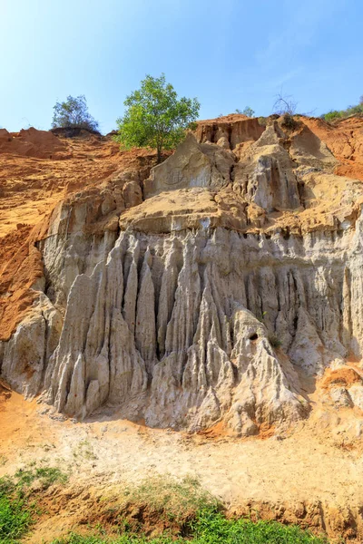 Acantilados de arena naranja en Fairy Stream, Vietnam — Foto de Stock