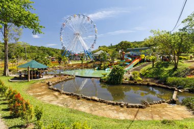 Dam Bri, Vietnam feribot tekerleği ile eğlence parkı