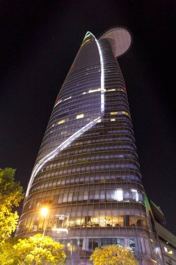 Saygon, Vietnam gece Aydınlatılmış gökdelen