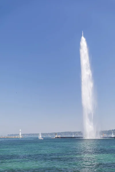 Fountain jet d 'eau in Genf, Schweiz — Stockfoto