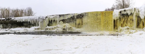 Partly frozen Jagala waterfall in Estonia — Stock Photo, Image