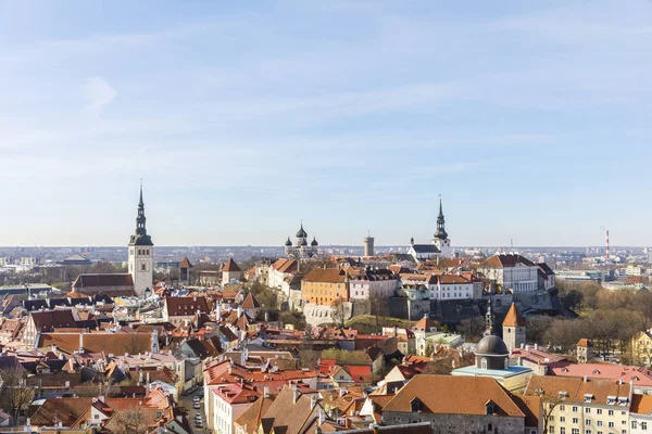 Θέα στο αστικό τοπίο προς την παλιά πόλη του Ταλίν, Εσθονία — Φωτογραφία Αρχείου