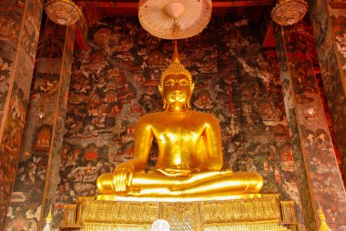 Altın Buddha imge--dan Wat Suthat Thepwararam, güzel tapınak mimarisi, Bangkok, Tayland