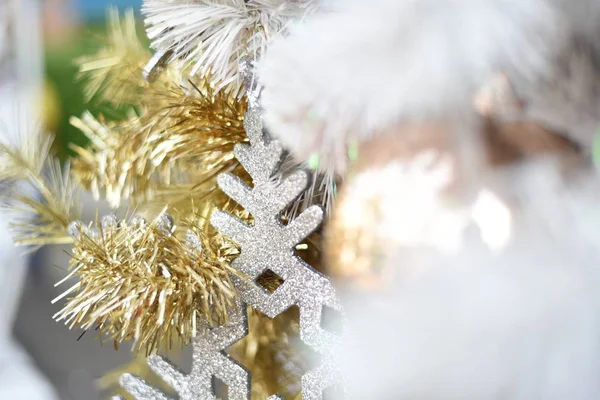 God Jul Och Gott Nytt Närbild Julgran Och Guld Bollar — Stockfoto