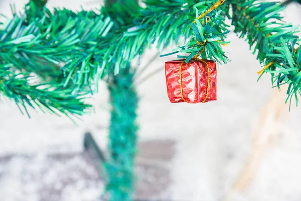Kerst Met Ingerichte Item Opknoping Een Boom Prettige Kerstdagen Gelukkig — Stockfoto