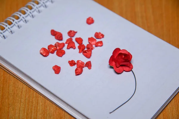 Fond Saint Valentin Coeurs Rouges Sur Bloc Notes Vierge Pour — Photo