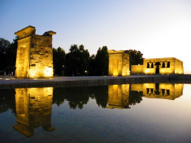 Gün batımında Debod Tapınağı