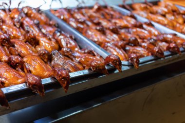 Çin'in sokak pazarında Beijing ördek