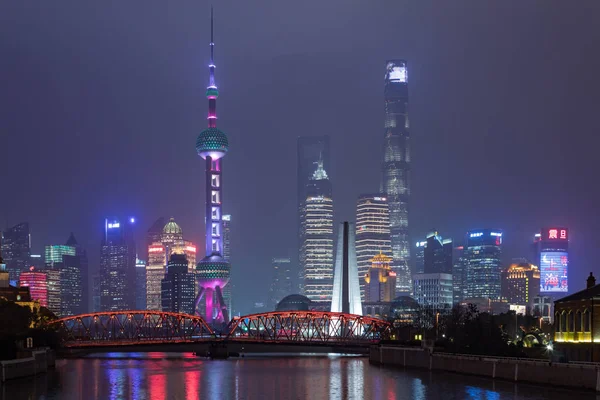 Шанхай Китай Января 2018 Года Городской Пейзаж Шанхая Отражениями Загрязнением — стоковое фото