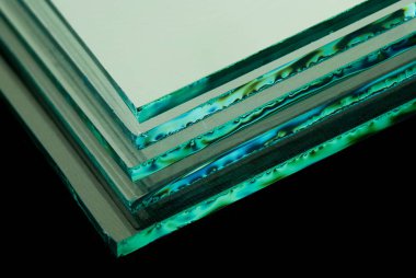 Sayfa boyutuna kesme temperli açık float cam paneller üretim fabrikası.