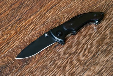 Ahşap saplı katlanır bıçak. Edc bıçak.