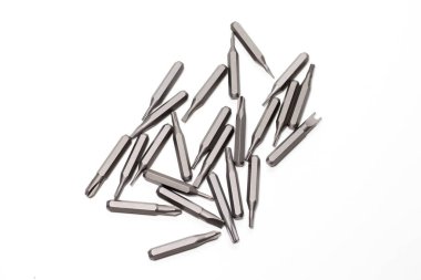 Tornavida için birkaç parça. Tornavida için metal parçalar. Ev kullanımı için araç ayarlandı