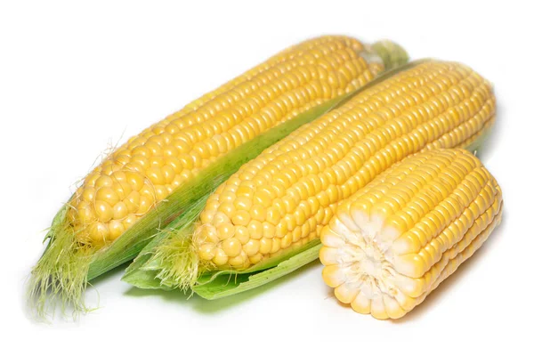 Свіжі Кукурудзяні Вуха Набором Листя Ізольовані Білому Тлі — стокове фото