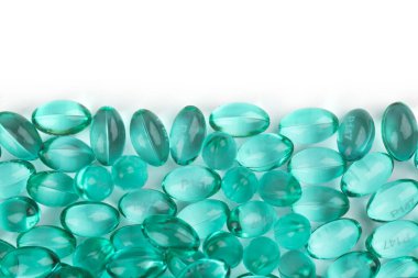 Ağrı kesici için 200 mg Ibuprofen Kapsülü Yığını - Enflamasyon önleyici haplar Beyaz arka planda izole edilmiş