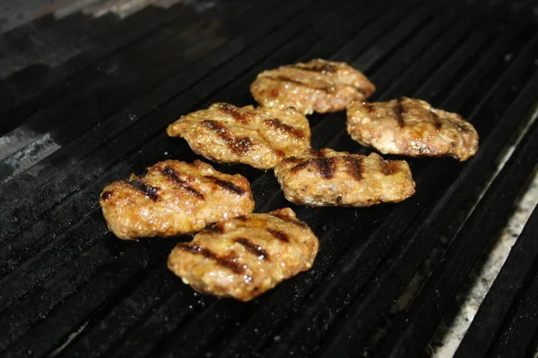 Svinekjøtt Koteletter Grillmat Naturlig Lys Retro Tonet Selektiv Fokus Med – stockfoto