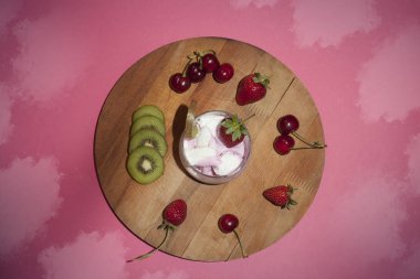 meyve ile farklı dondurma