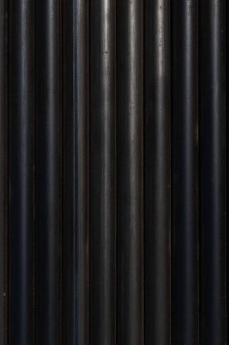 Karbon çelik borular düzgünce dizilmişti..