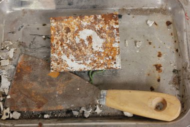 spatula sıva yere yerleştirilir