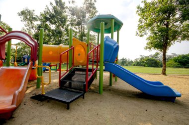 Parktaki oyun parkı.