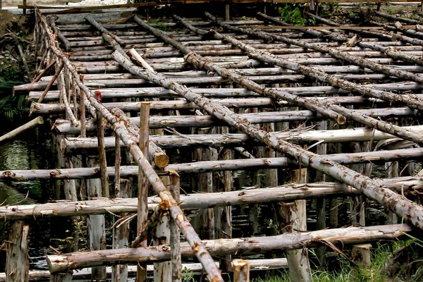 Yapımında kullanılan ahşap.