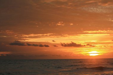Denizde gün batımı