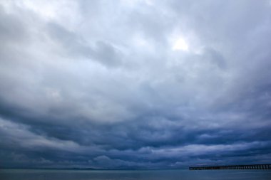 Yağmur sonrası manzara fotoğrafçılığı denizi.