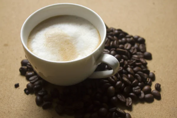 Milk Froth Coffee Mugs Coffee Beans — Stock Photo, Image