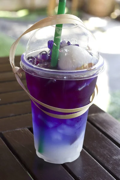 Butterfly Pea Juice Blend Ice Plastic Glass — Stok Foto