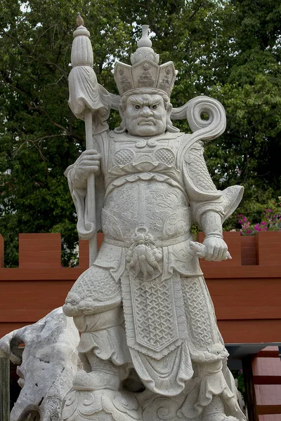 从白色大理石雕刻的中国神 — 图库照片