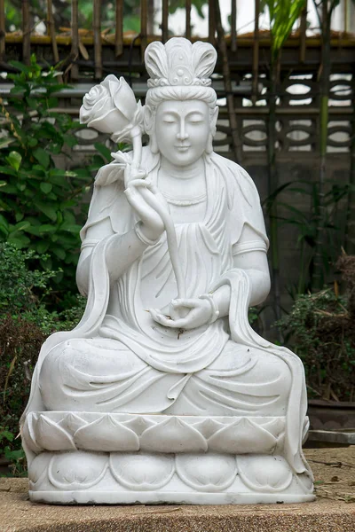 Estatua Guan Yin Tallada Mármol — Foto de Stock