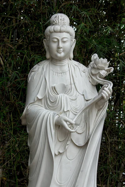 Estatua Guan Yin Tallada Mármol — Foto de Stock
